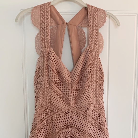 lover ode lace midi dress